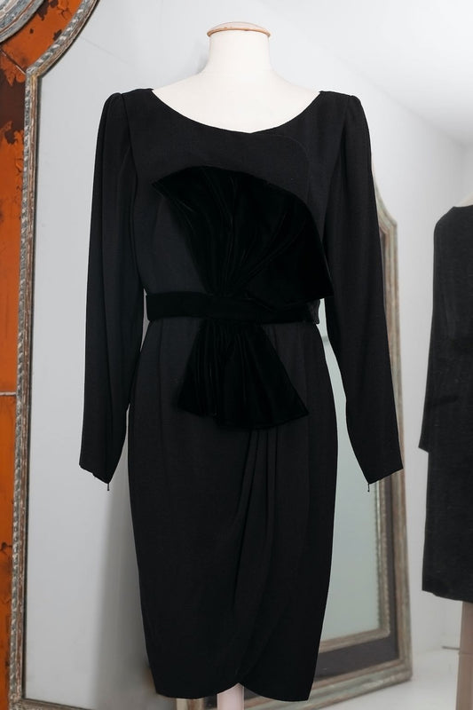Robe noire Yves Saint Laurent Haute Couture