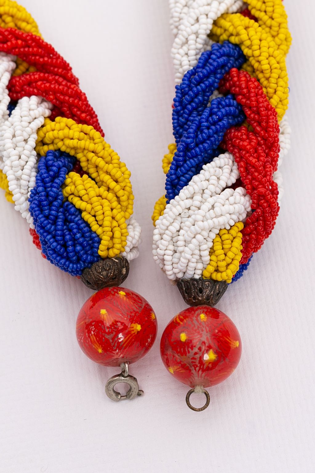 Collier de perles colorées vintage
