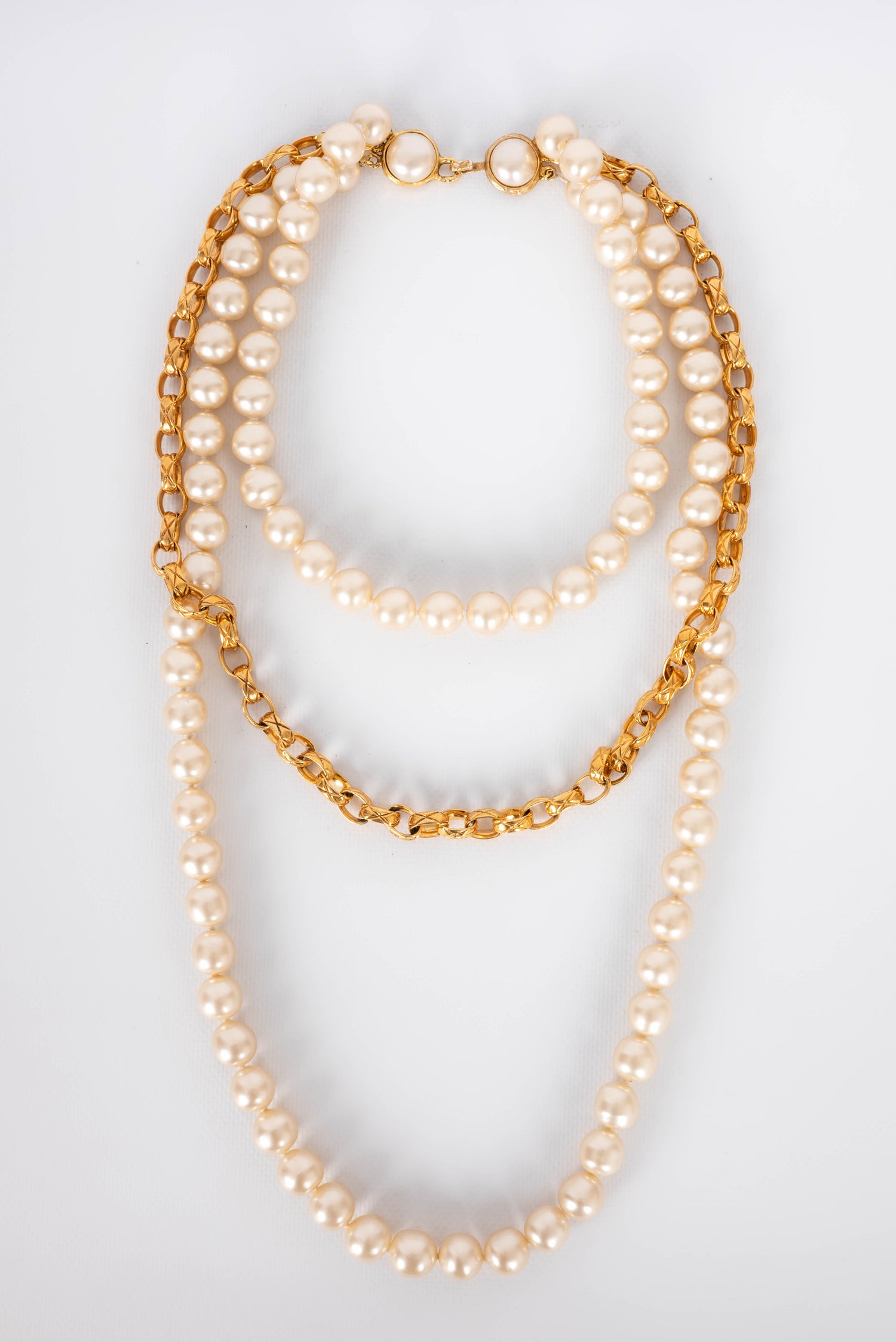 Collier de perles et métal doré Chanel 1990s