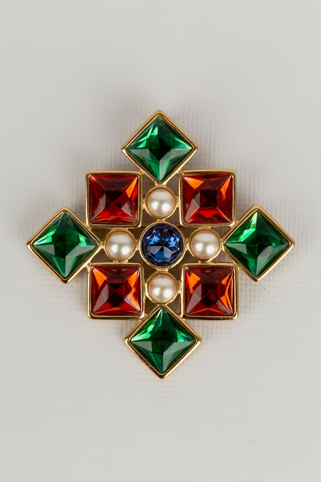 Broche pendentif Yves Saint Laurent