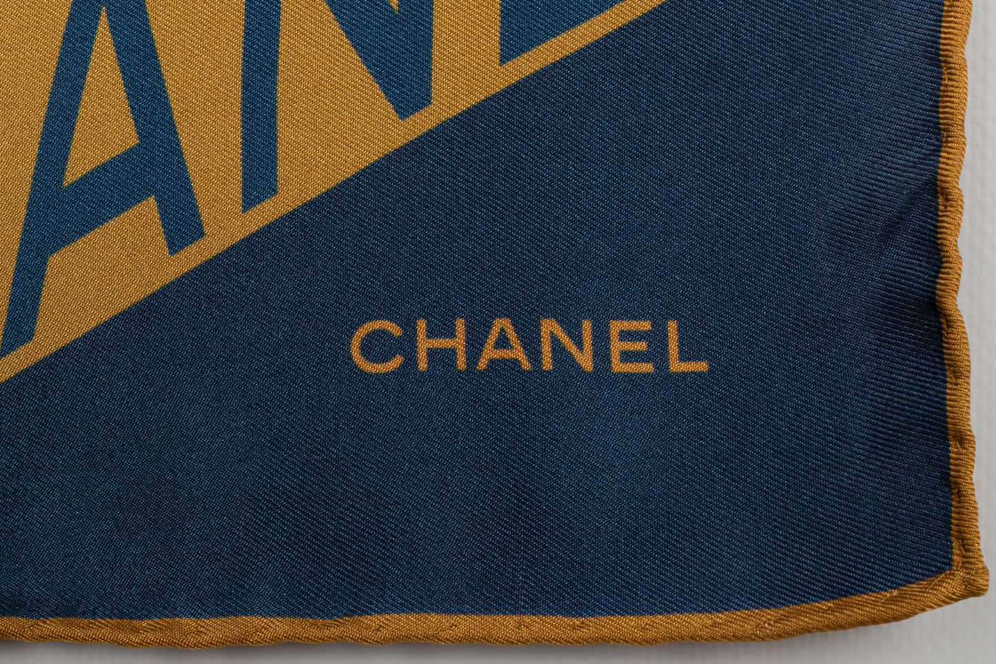 Carré de soie Chanel