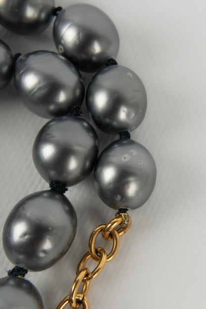 Collier de perles grises Chanel