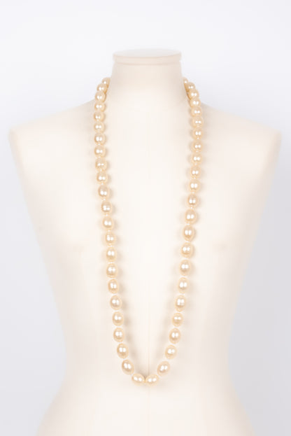 Collier de perles nacrées Chanel 1990s