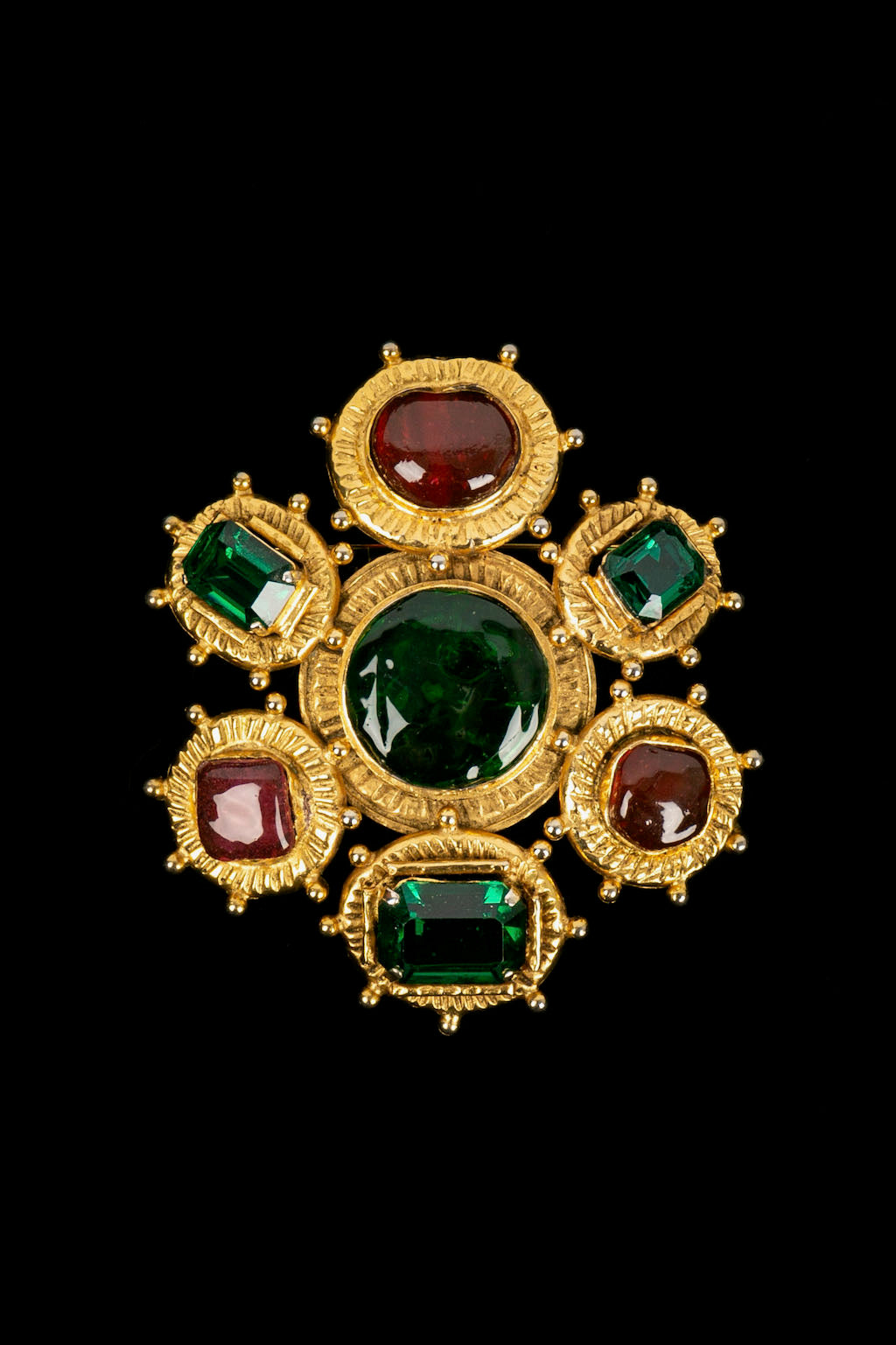 Chanel Brooches & Pins for Sale at Auction