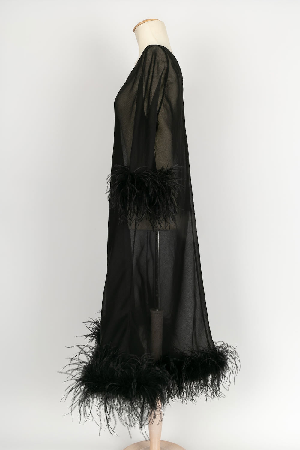 Robe vintage en soie et plumes