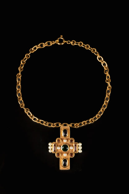 Collier pendentif croix Chanel