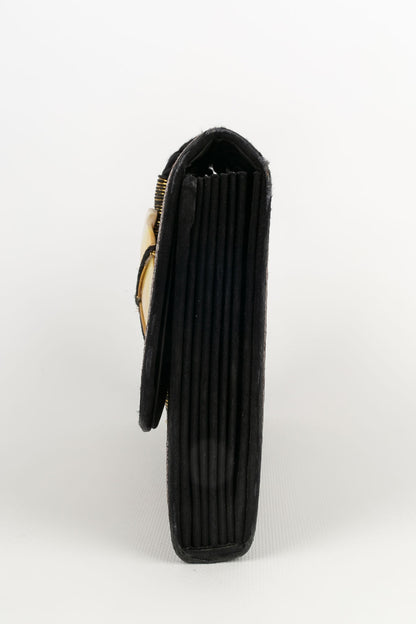 Pochette coquillage Yves Saint laurent