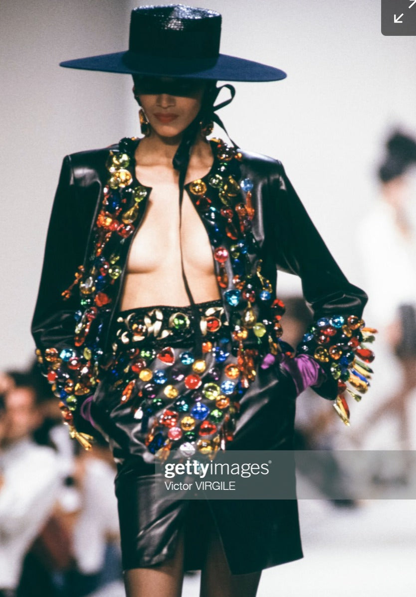 Yves Saint Laurent Spring 1990 Photos: Yves Saint Laurent Accessories