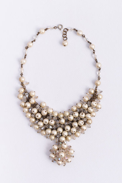 Collier de perles nacrées Chanel (Non signé)