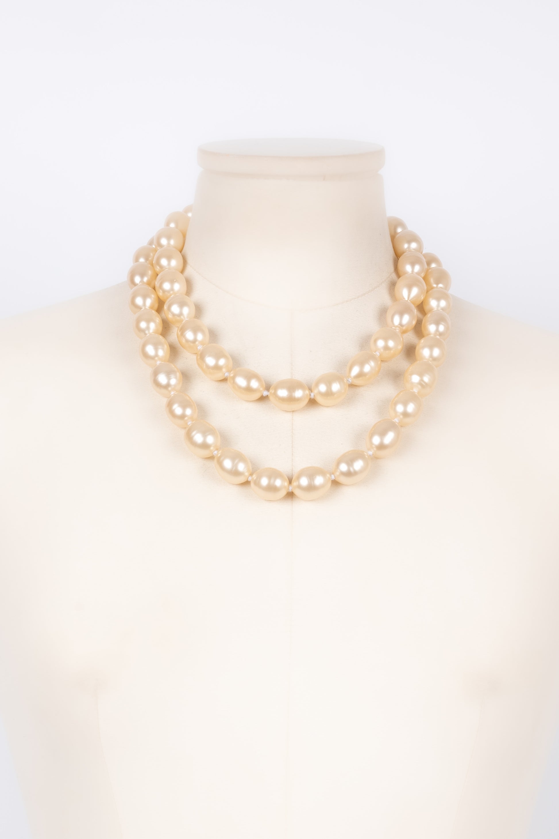 Collier de perles nacrées Chanel 1990s