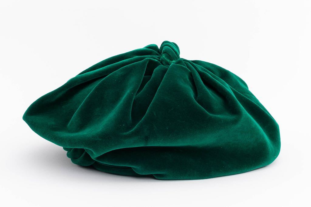 Béret en velours vert