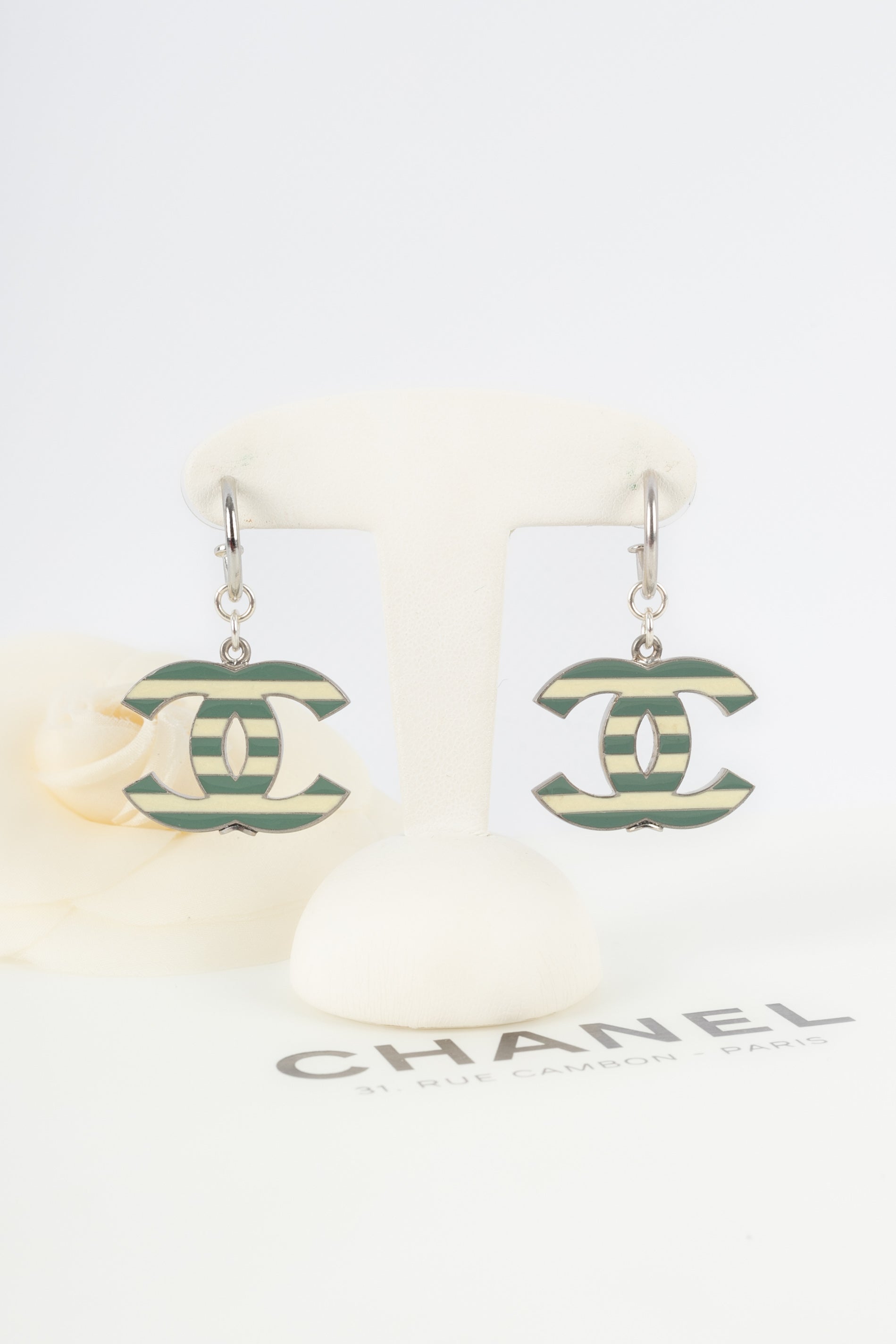 Boucles d'oreilles cc Chanel