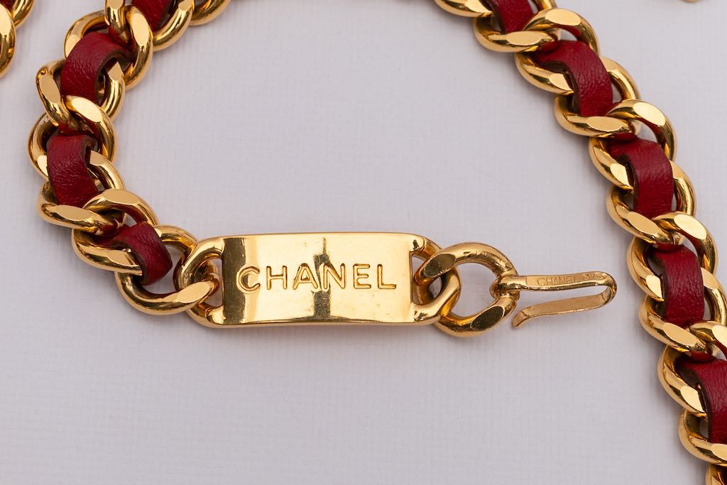 Ceinture en métal doré et cuir Chanel