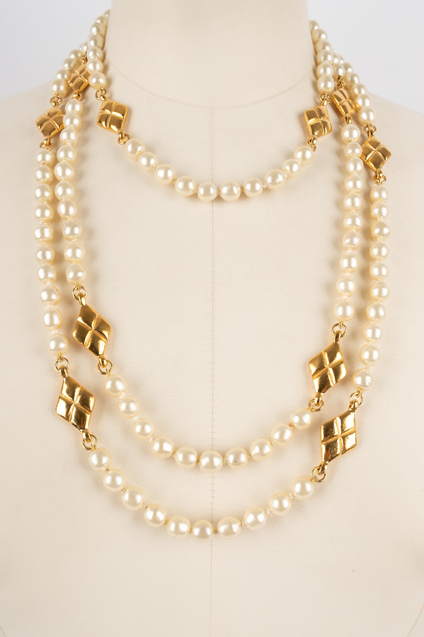 Collier de perles Chanel