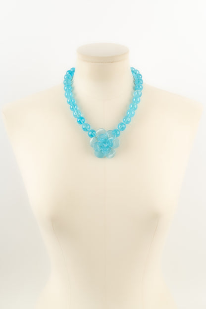 Collier camélia bleu Augustine