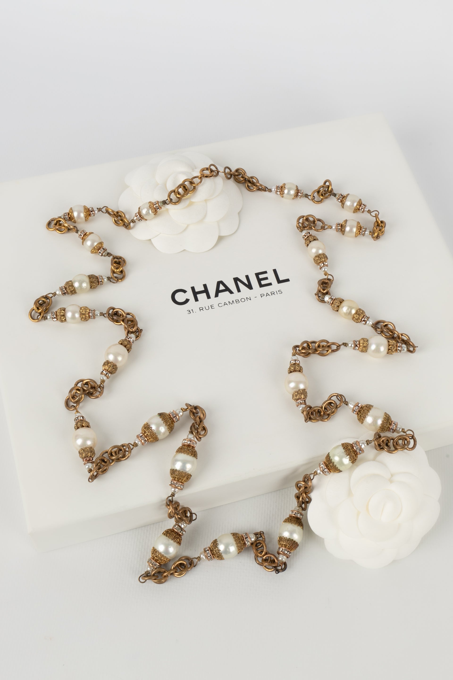 1996 Vintage Chanel Coco Mark Turnlock Faux Imitation Pearl Necklace France  17