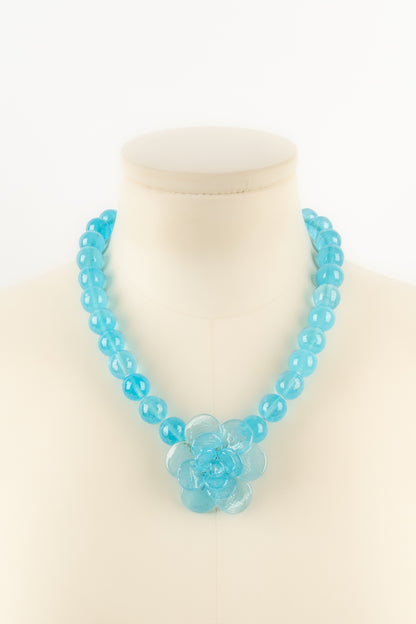 Collier camélia bleu Augustine