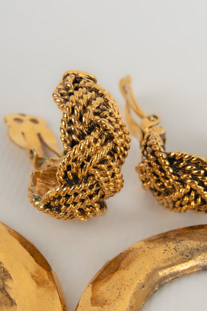 Boucles d'oreilles dorées Chanel