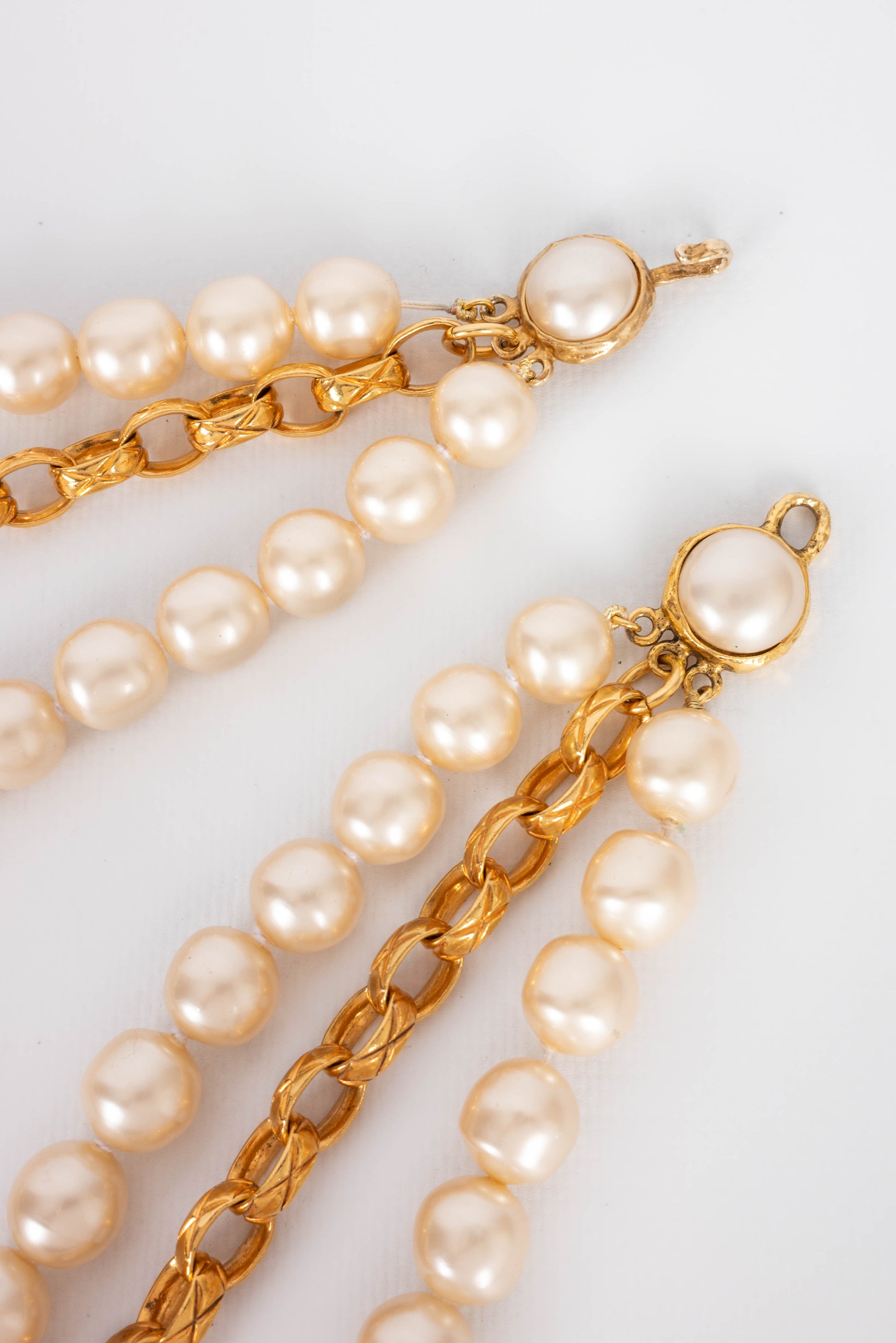 Collier de perles et métal doré Chanel 1990s