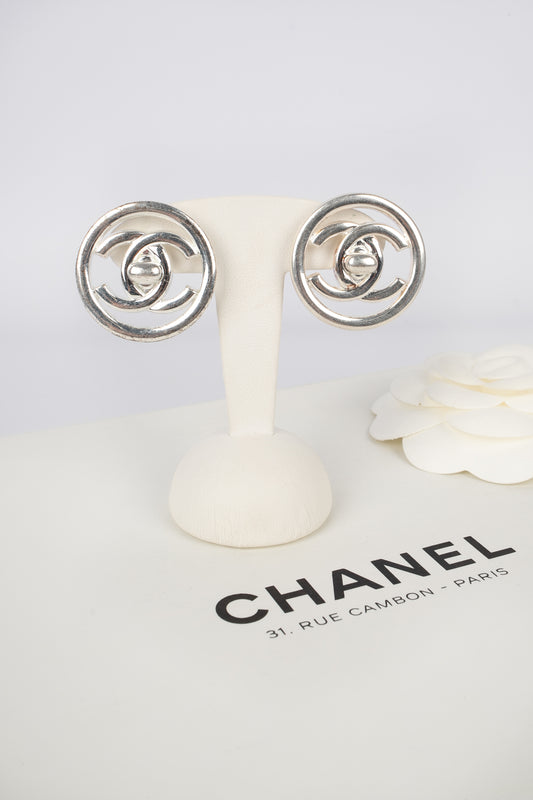 Boucles d'oreilles tourniquet Chanel 1997
