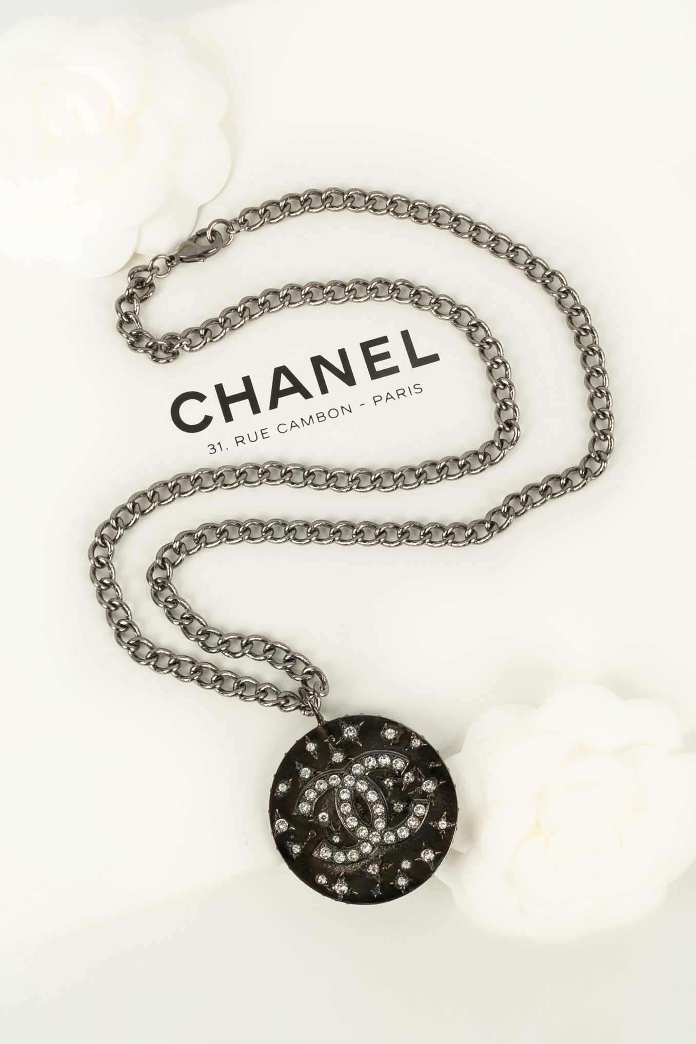 Collier pendentif cc Chanel
