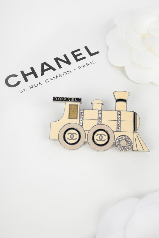 Broche locomotive Chanel 