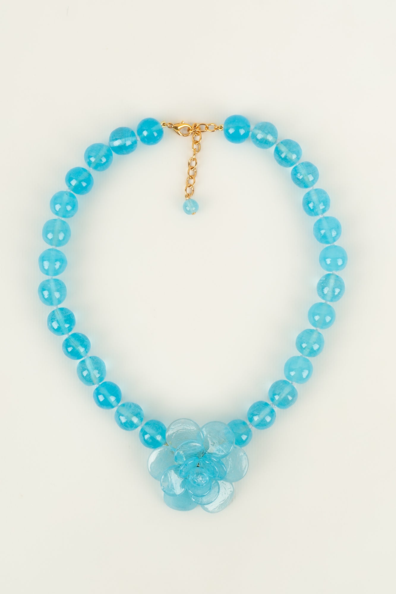 Collier camélia bleu Augustine