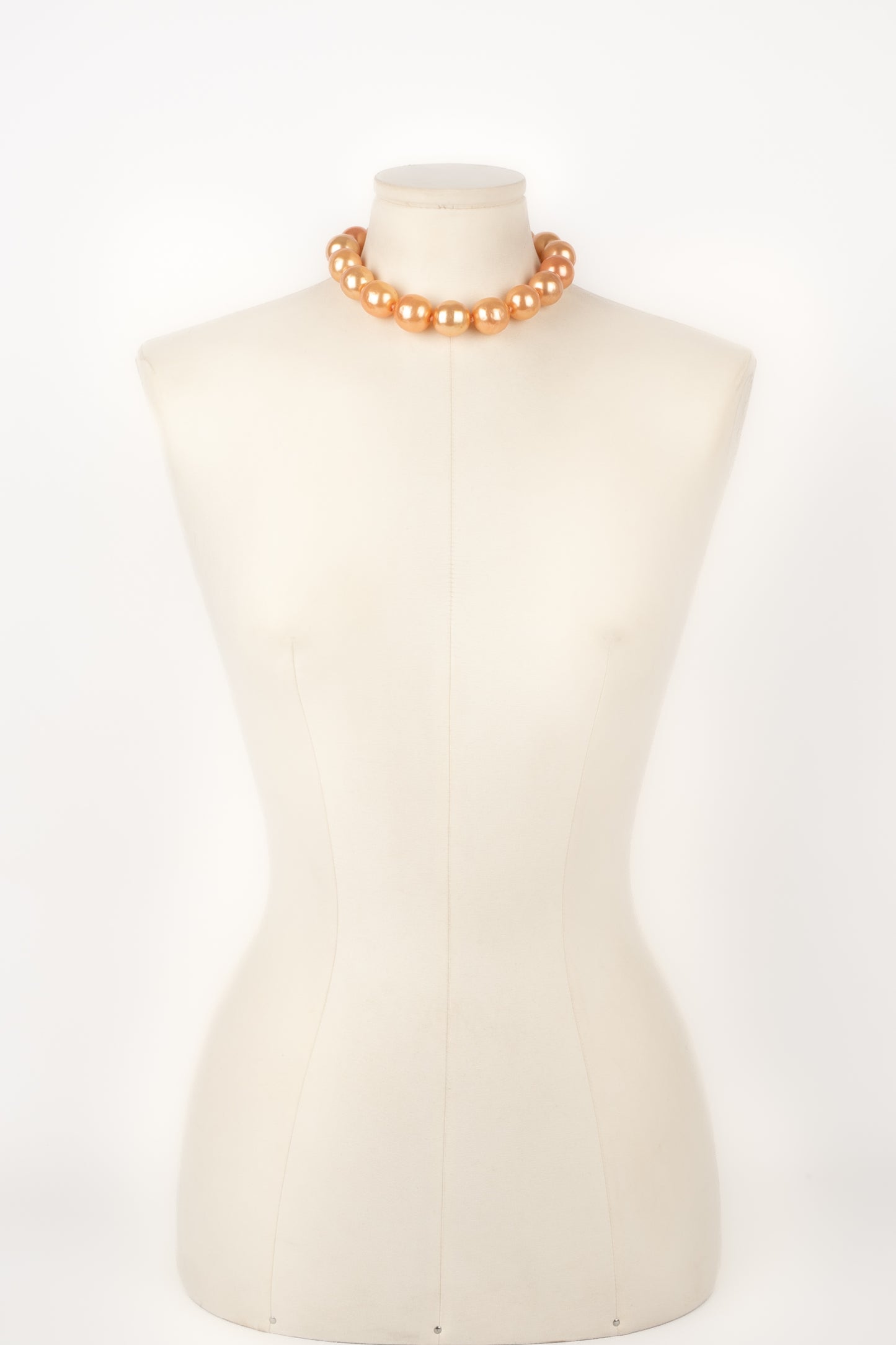 Collier de perles Chanel