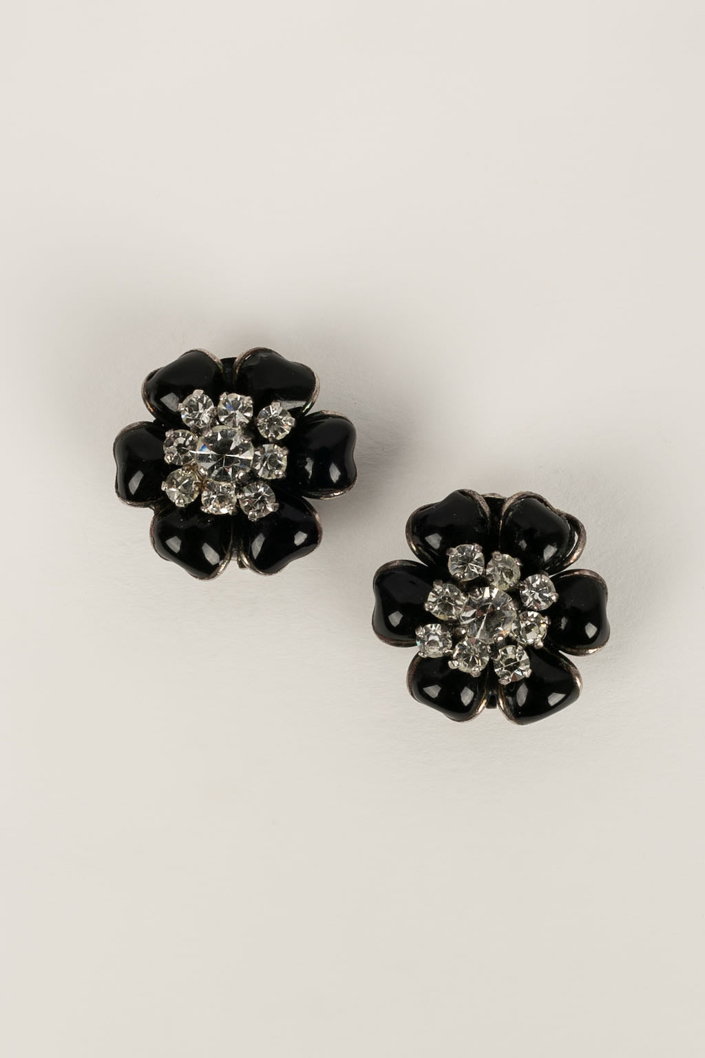 Boucles d'oreilles camélias Chanel