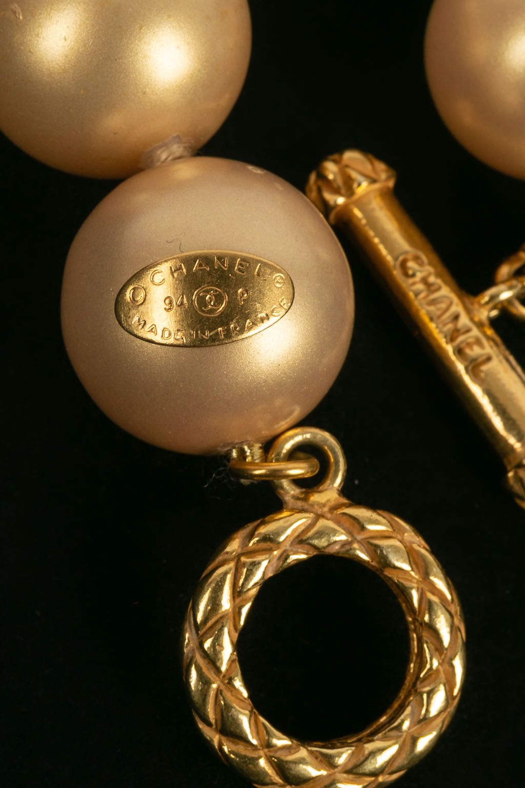 CHANEL, Gold Cc Logo Pearl Necklace - Vintage