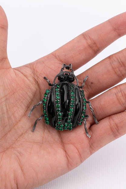 Broche scarabéé en pâte de verre