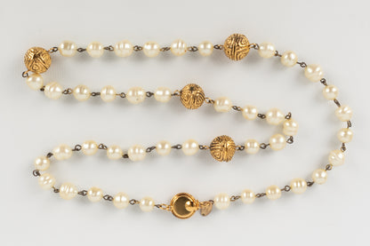 Collier / sautoir de perles nacrées Chanel 