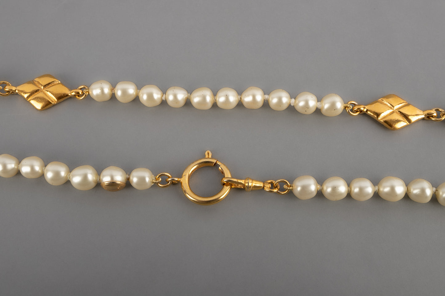 Collier de perles Chanel