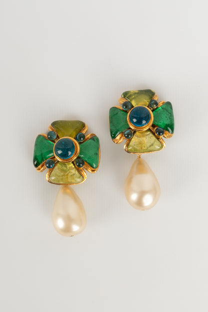 Boucles d'oreilles en pâte de verre Chanel